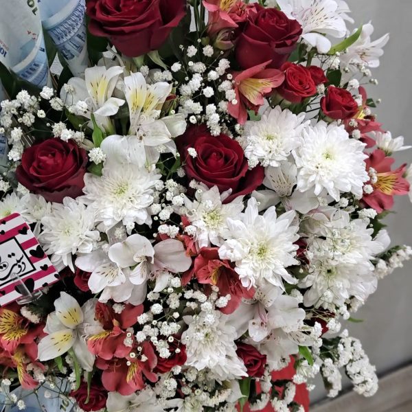 خرید انواع گل برای تبریک بچه دار شدن عمه