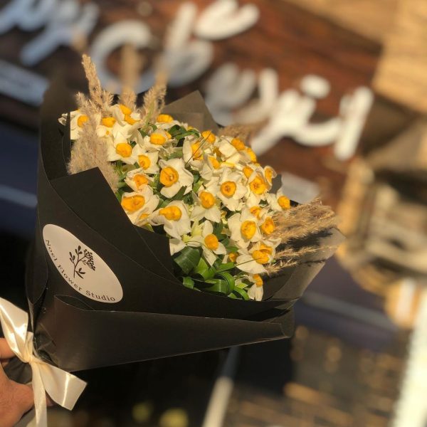 گل برای تبریک روز زن به نامزد