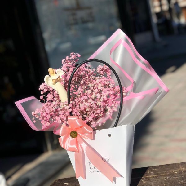 گل و هدیه روز زن برای تازه عروس