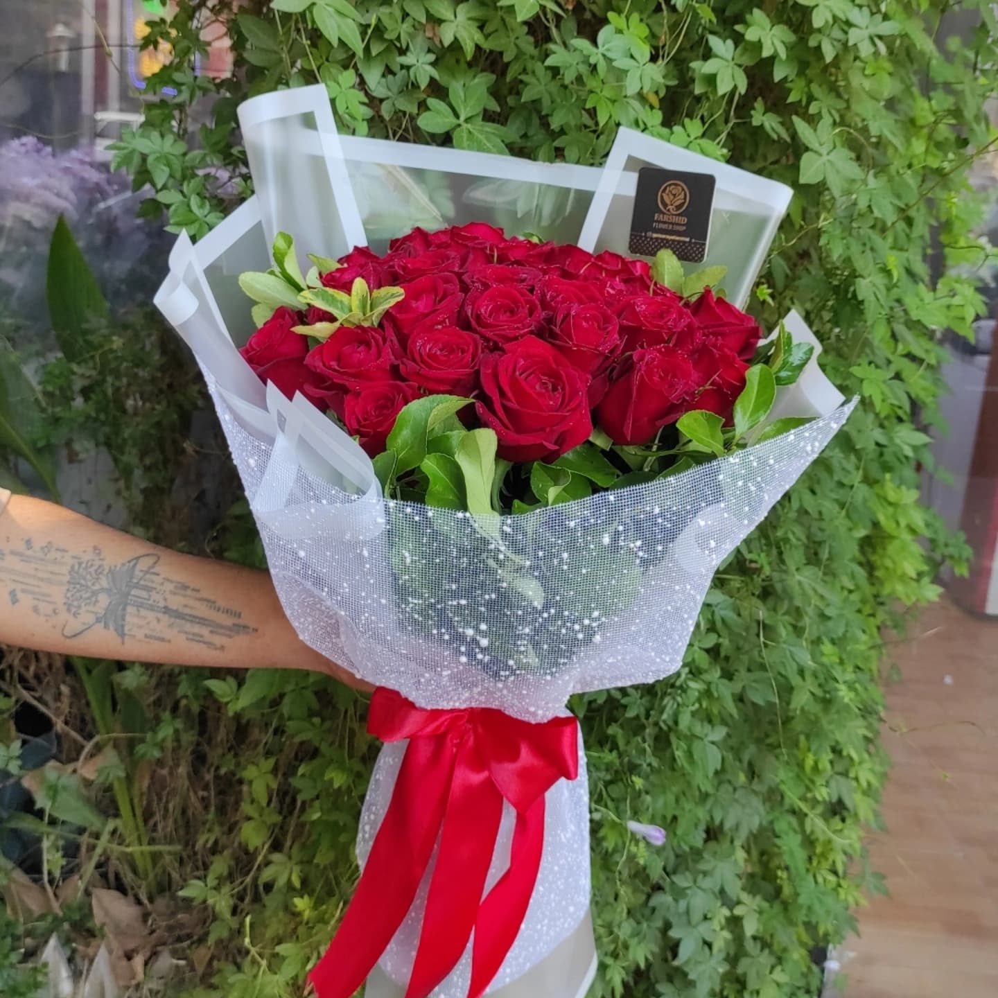 خرید انواع گل برای تبریک نوه دار شدن دوست