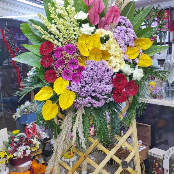 خرید انواع گل برای تبریک نوه دار شدن به مادربزرگ